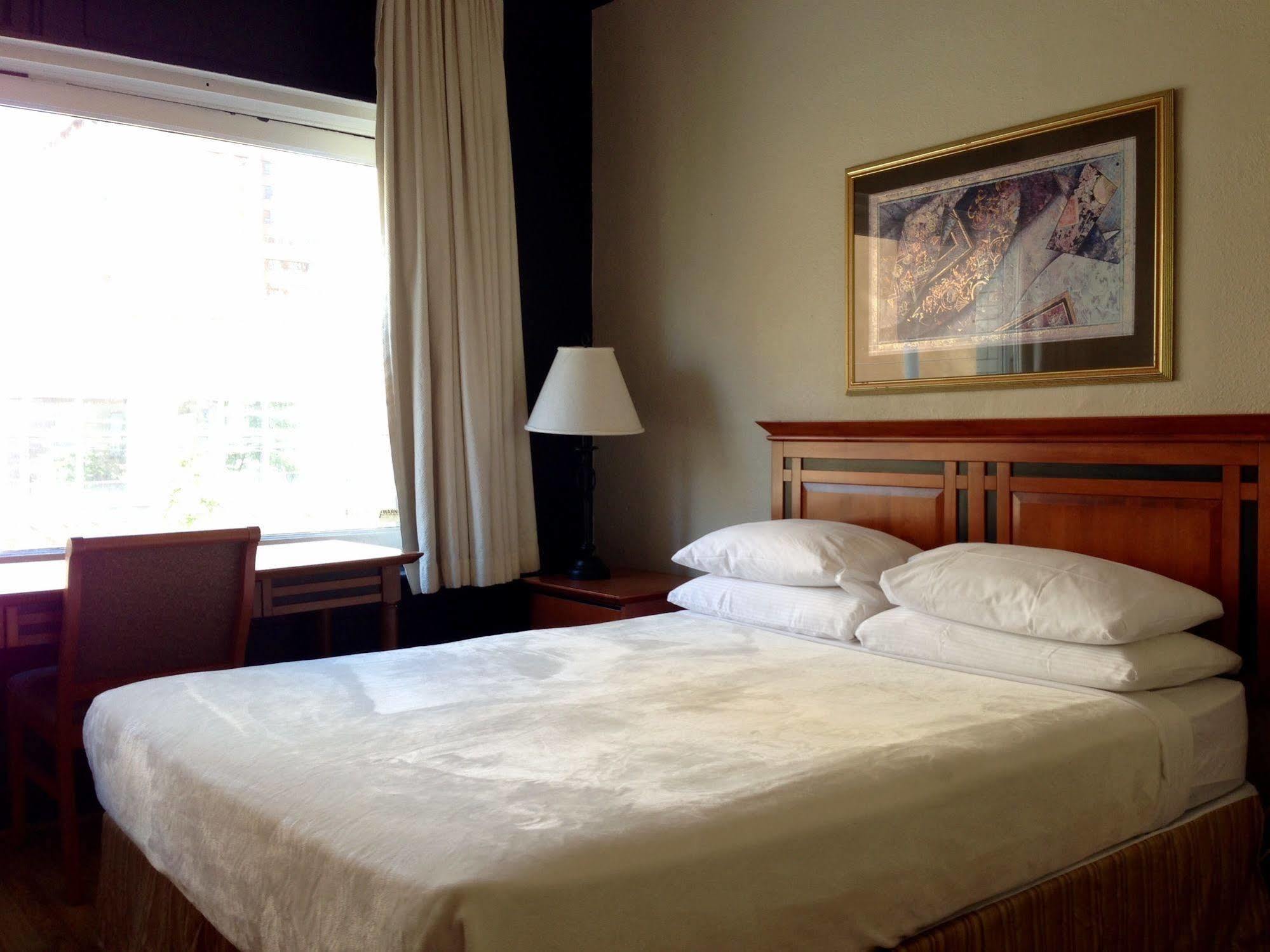 Hotel Ambassador Vancouver Dış mekan fotoğraf