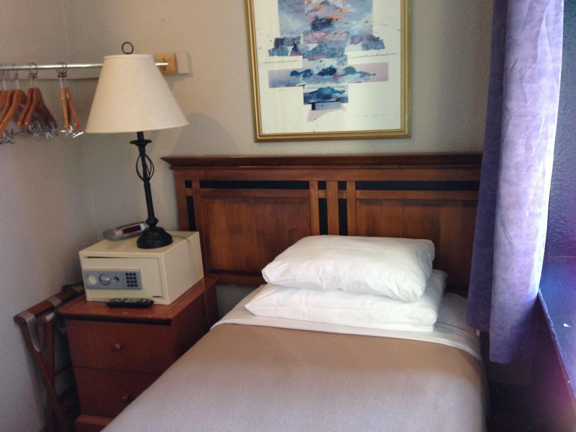 Hotel Ambassador Vancouver Dış mekan fotoğraf