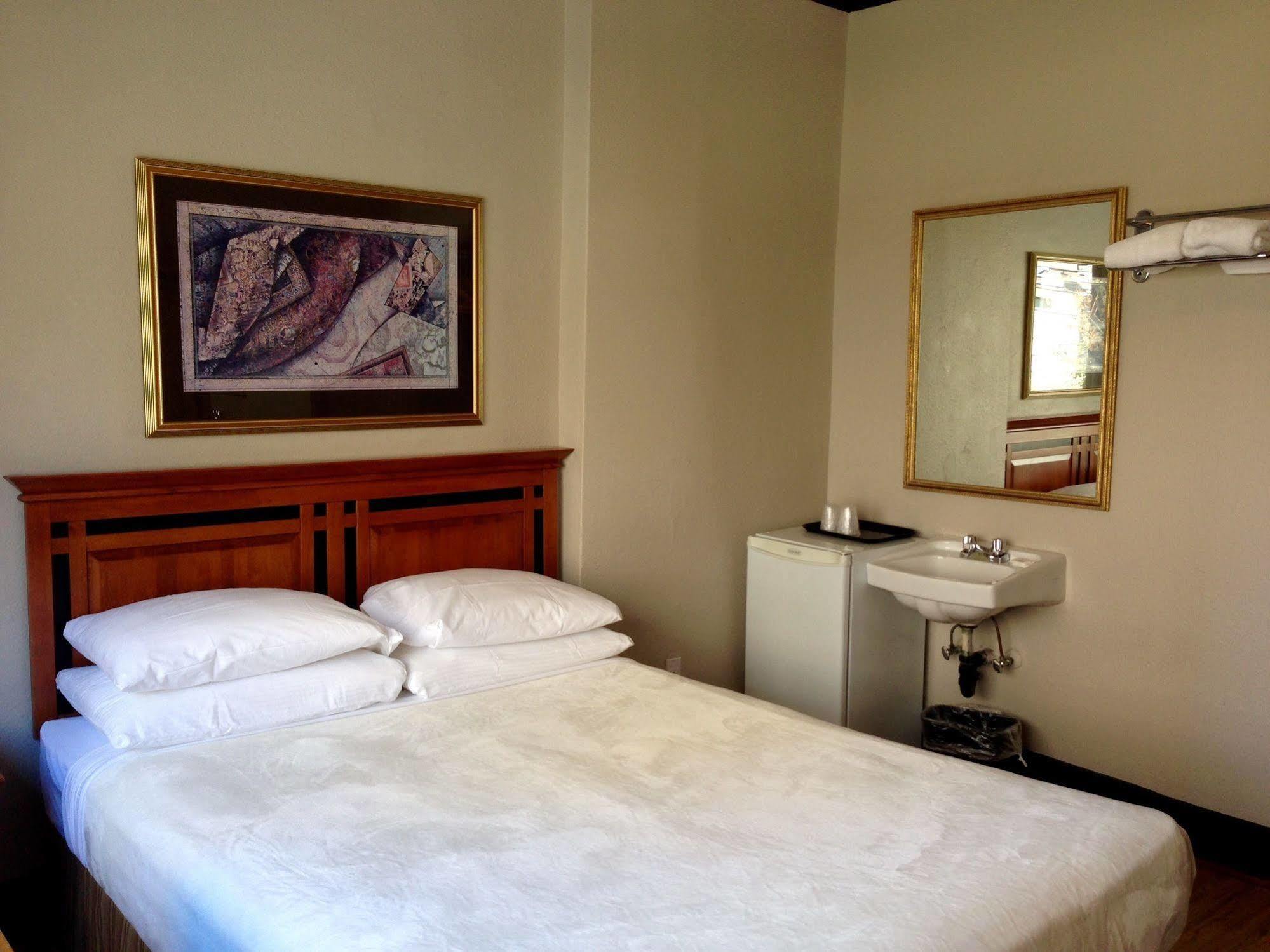 Hotel Ambassador Vancouver Dış mekan fotoğraf